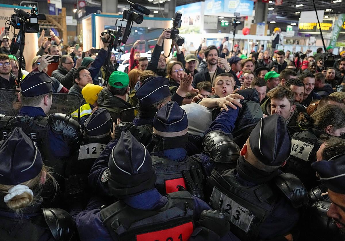 Altercados durante la visita de Macron al salón de la agricultura