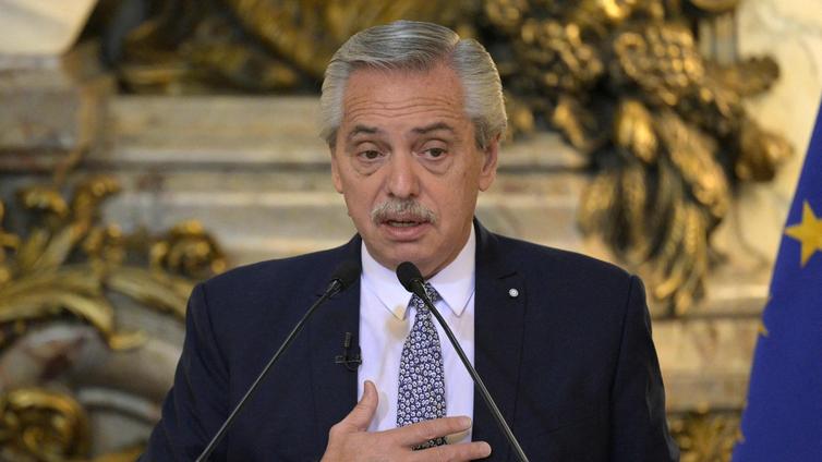 El expresidente de Argentina Alberto Fernández, imputado por malversación de fondos