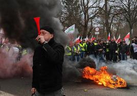 Los agricultores polacos bloquean Varsovia en huelga contra el Pacto Verde Europeo