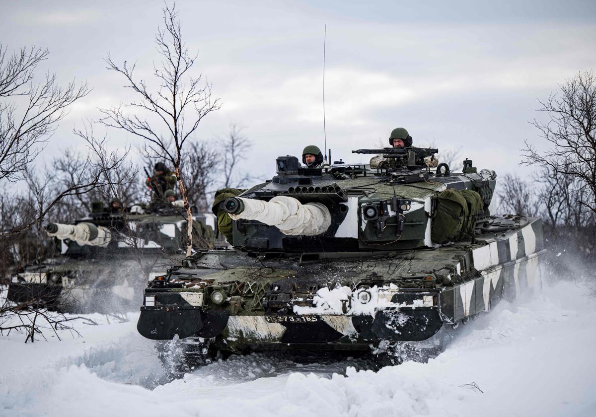 Un tanque Leopard 2 durante unas maniobras en la frontera entre Suecia y Finlandia