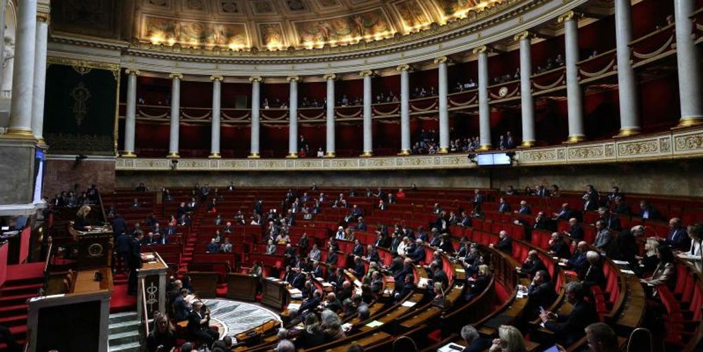 Francia confirma su compromiso en Ucrania contra Putin, pero Macron está debilitado