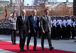 Francia, Alemania y Polonia «unidas» para impedir una victoria de Rusia en Ucrania, afirma Macron