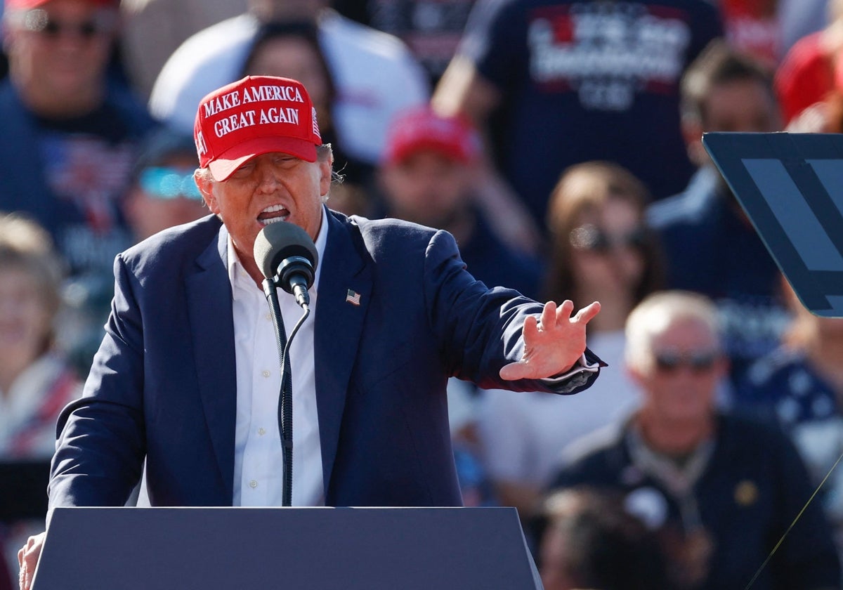 El expresidente de Estados Unidos Donald Trump ofrece un discurso en Ohio
