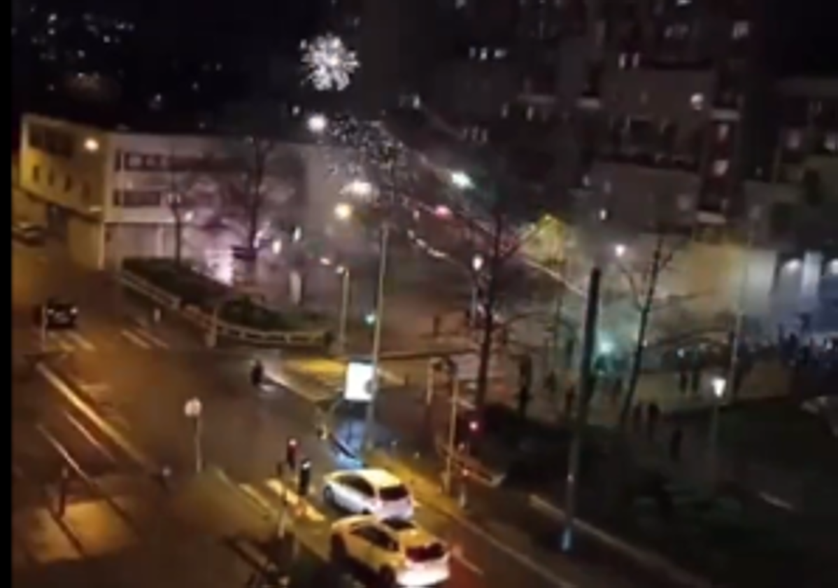 Imágenes del ataque con morteros a una comisaría de Policía en Saint-Denis, París (Francia)