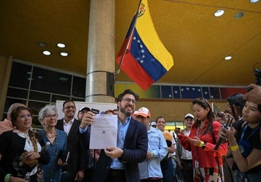 Los aliados de Maduro, los primeros en inscribirse para las turbias elecciones de Venezuela