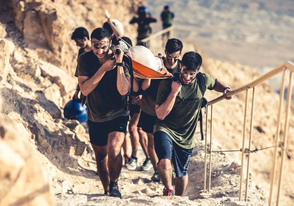 Jóvenes participan en programas que les preparan para el servicio militar obligatorio en israel