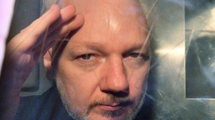 El Tribunal Superior de Londres aplaza la extradición de Assange y pide nuevas garantías a EE.UU.