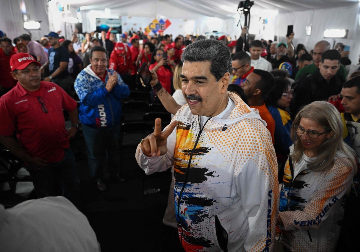 Nicolás Maduro se inscribió como candidato del Psuv este lunes