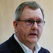 Dimite el líder de los unionistas, Jeffrey Donaldson, acusado de delitos sexuales