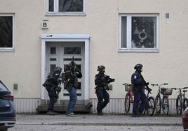 Muere un niño y dos quedan gravemente heridos tras un tiroteo en un colegio de Helsinki