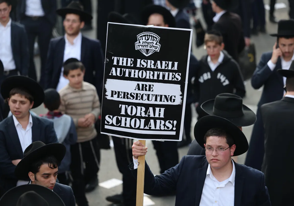 Miles De Ultraortodoxos Se Manifiestan En Jerusalén En Contra Del ...