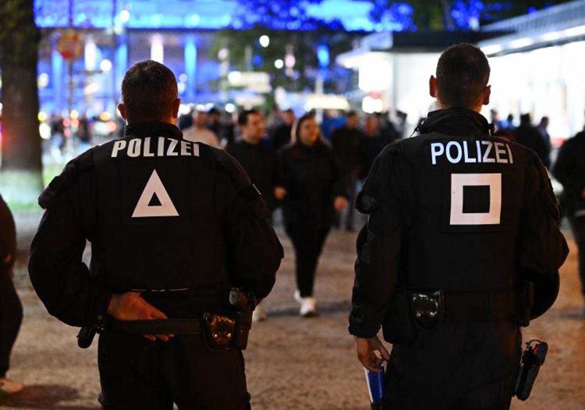 Dos agentes de la policía alemana