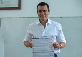 Noboa toma impulso para su reelección el próximo año con su triunfo en el referéndum de Ecuador