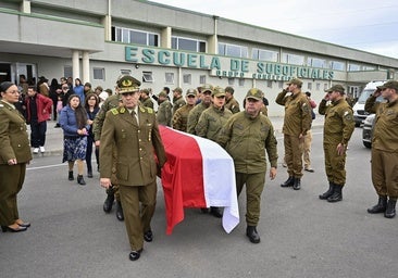 El asesinato de tres carabineros frena la salida del máximo jefe policial de Chile