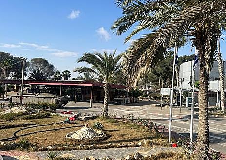 Imagen secundaria 1 - Imágegenes de la tropas israelíes que han tomado el pasdo de Rafah