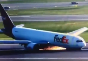 Un avión de Boeing pierde su tren delantero cuando iba a aterrizar en el aeropuerto de Estambul