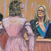 La abogada Susan Necheles, Stormy Daniels y Donald Trump en el juzgado de Manhattan
