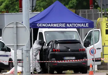 Tres agentes muertos y un criminal a la fuga tras una emboscada contra un furgón en el norte de Francia