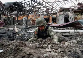 Zelenski afirma que la situación en el frente de Donetsk es «extremadamente difícil» ante la oleada de ataques rusos