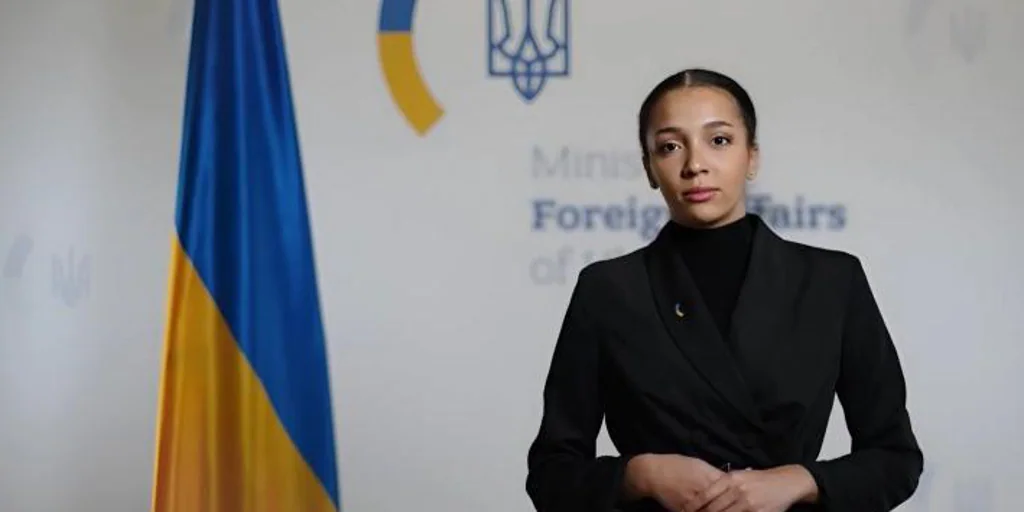 Ucrania confió en Victoria Shi, la primera portadora de un gobierno que no es humano