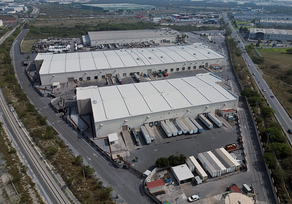Vista aérea de un proveedor de piezas de carrocería de automóviles en Apodaca, Nuevo León, México