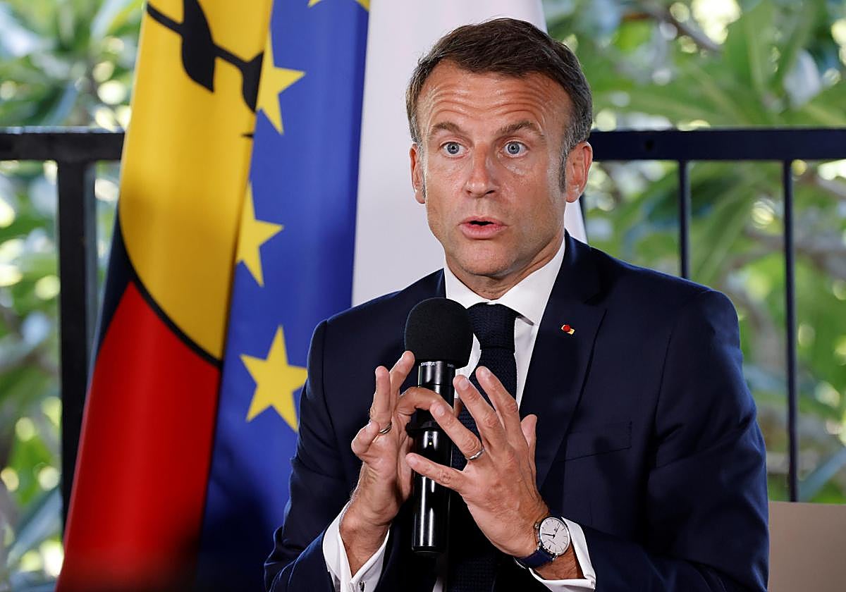 El presidente francés Emmanuel Macron habla durante una reunión con funcionarios electos y representantes locales de Nueva Caledonia el pasado 23 de mayo