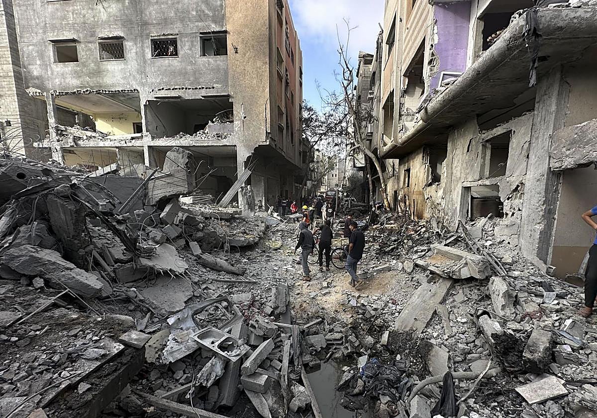 Una zona destruida tras una operación militar israelí en el campo de refugiados de Nuseirat, en la zona central de la Franja de Gaza