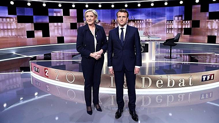 Le Pen y Macron durante un debate electoral, en 2017