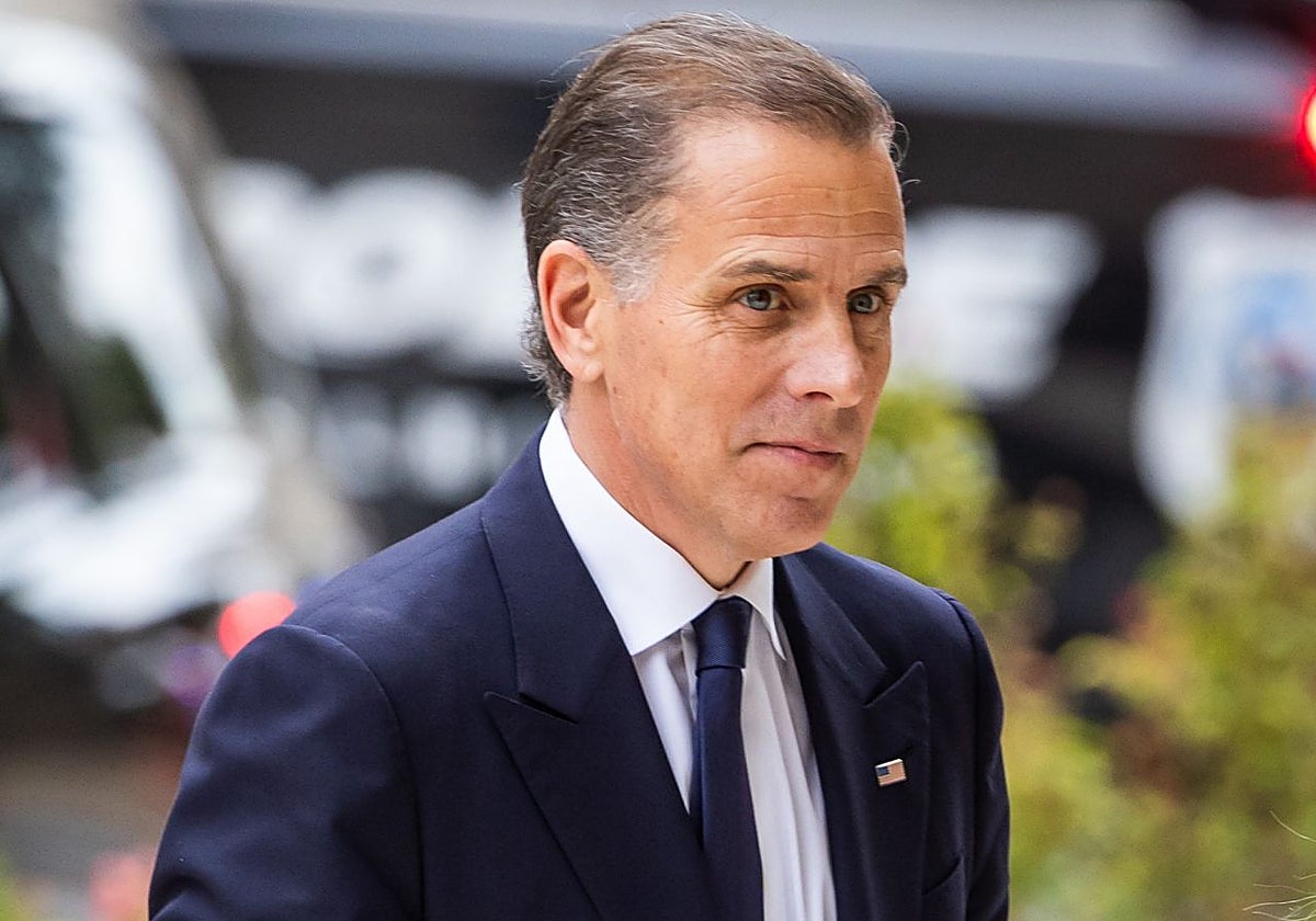 Hunter Biden llega para el segundo día de deliberaciones del jurado en su juicio federal por armas