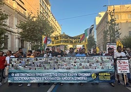 Supervivientes del naufragio del Adriana siguen varados en Grecia un año después a la espera de asilo