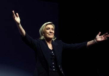 Le Pen humilla a Macron y se cita con la extrema izquierda: «Necesitamos la mayoría absoluta»