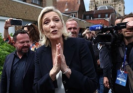 Los resultados definitivos confirman la victoria histórica de Le Pen, que podrá tener mayoría parlamentaria