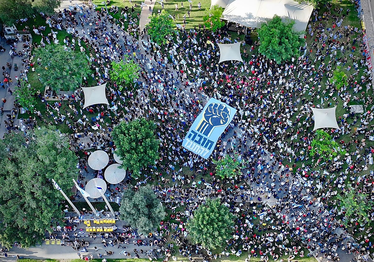 Manifestantes convocan protestas por todo Israel durante los nueve meses de guerra en Gaza