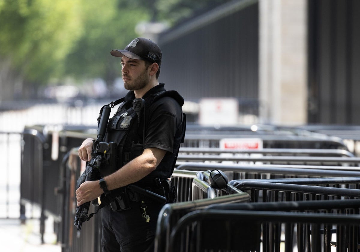 Un miembro del Servicio Secreto en Washington