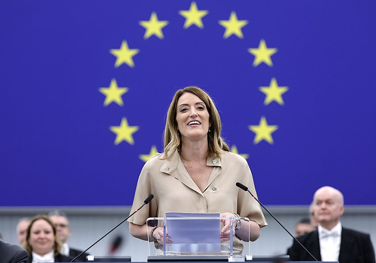 La maltesa Roberta Metsola, tras su reelección como presidenta de la Eurocámara