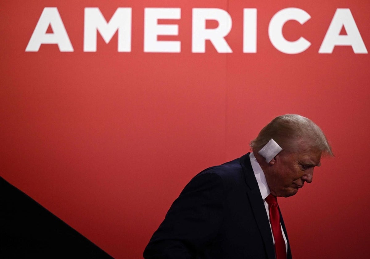 Donald Trump en la convención republicana con un vendaje en la oreja tras el intento de asesinato