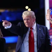 Trump apela a la economía y a su atentado en el cierre de la convención: «La clase media prosperará como nunca»