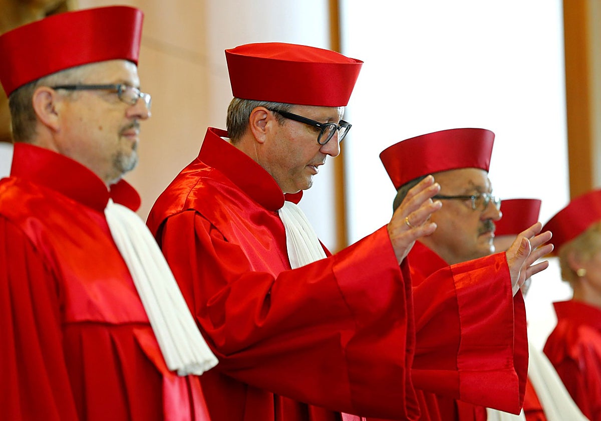 Jueces del Tribunal Constitucional de Alemania durante una sesión