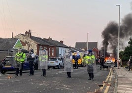 Un bulo en redes sociales sobre el origen del autor del ataque en Southport deja más de 50 policías heridos