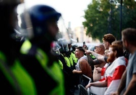 Más de un centenar de arrestados en Londres durante las protestas tras el ataque en Southport en el que fueron asesinadas tres niñas