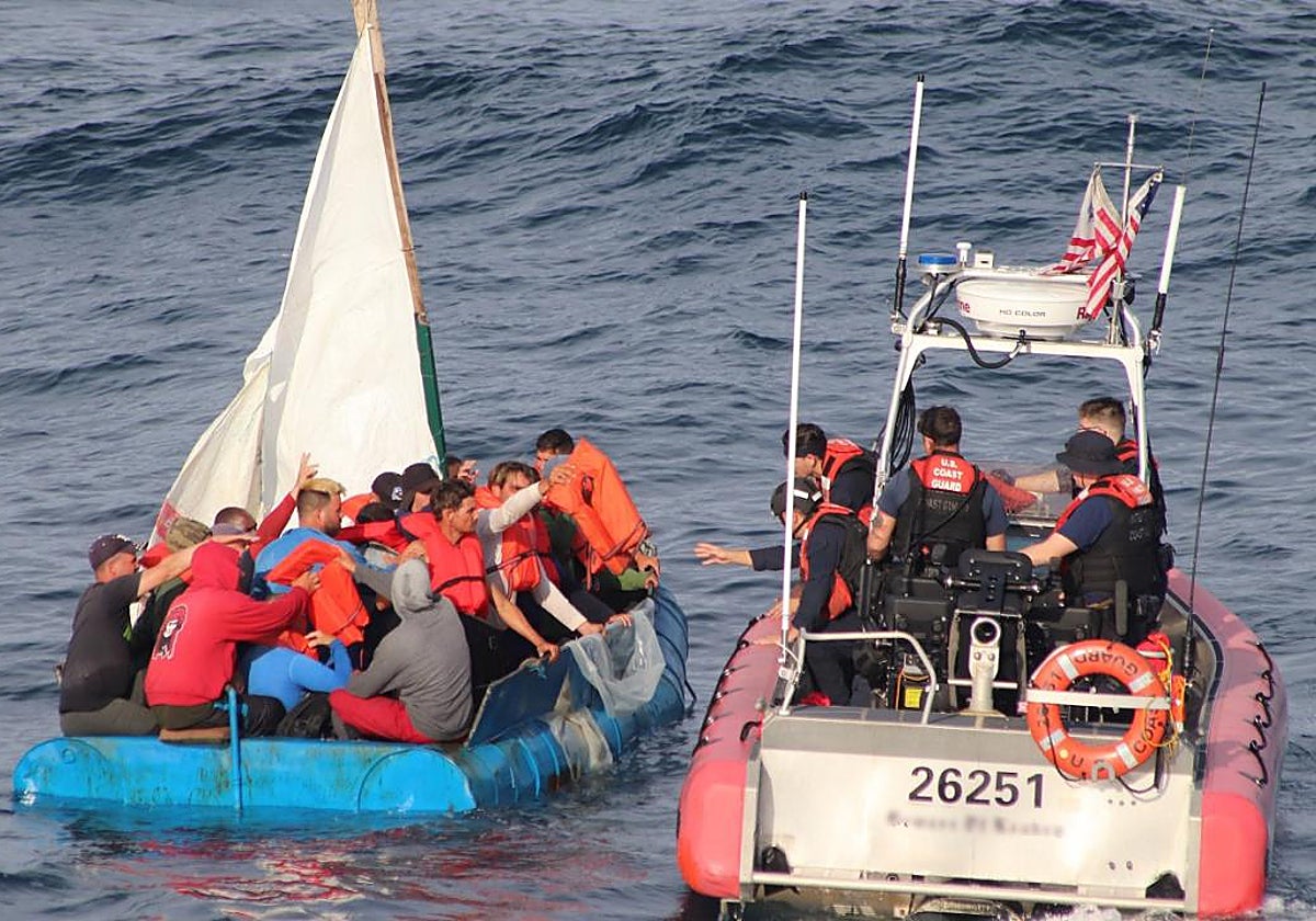 Balseros cubanos interceptados por la Guardia Costera de EEUU