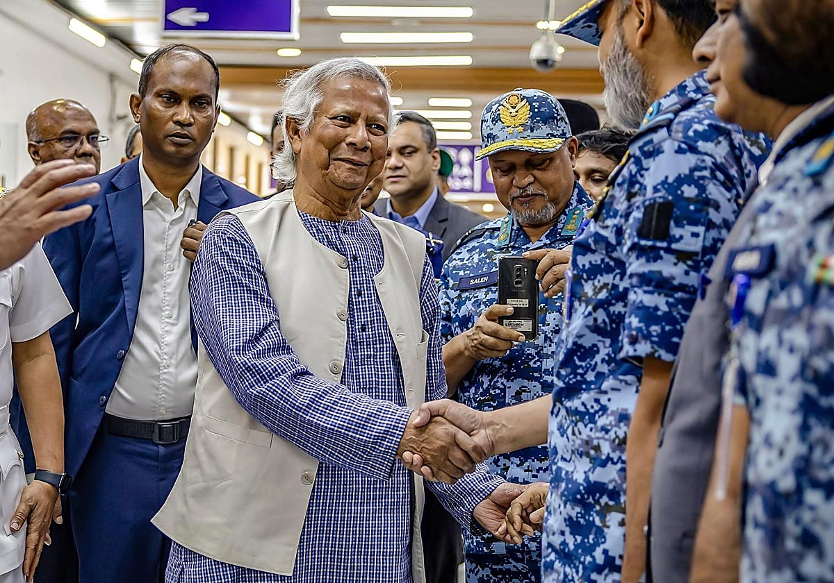 Muhammad Yunus, momentos antes de jurar el cargo al frente del Gobierno interino de Bangladés