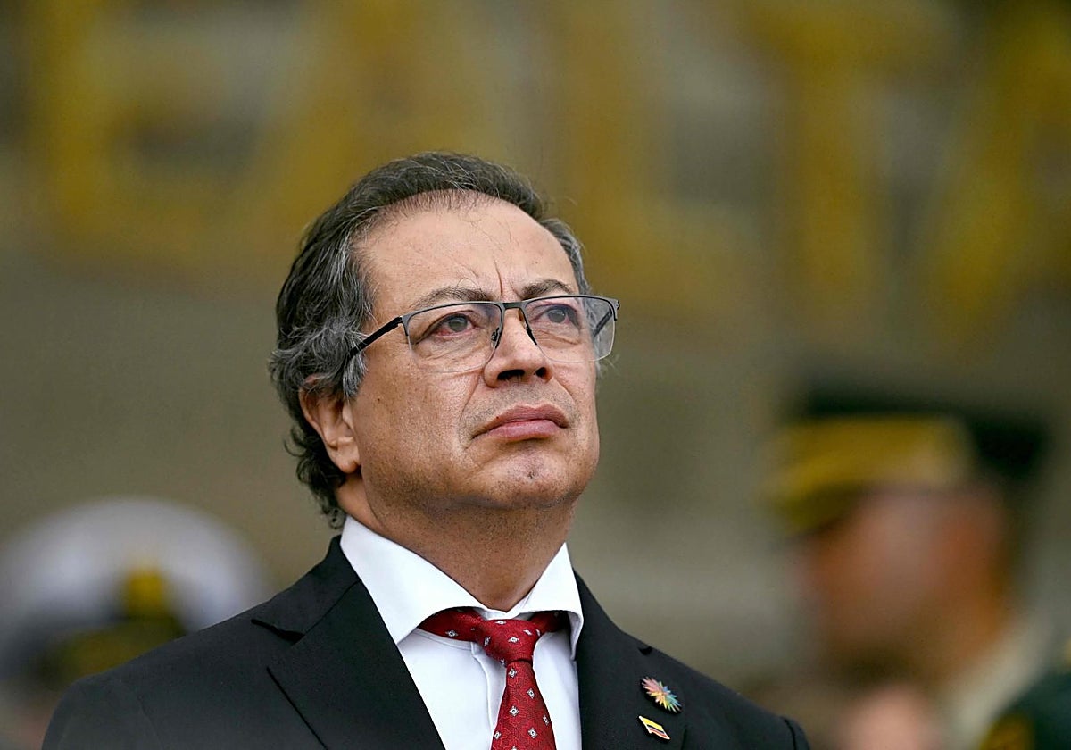 El presidente de Colombia, Gustavo Petro, en una ceremonia militar en Bogotá, Colombia