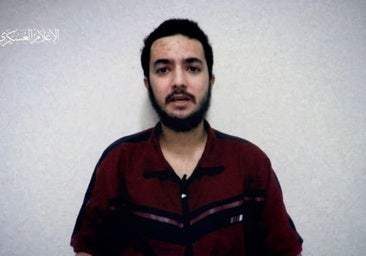 Hamás publica un vídeo del rehén israelí-estadounidense muerto en Gaza en el que pide ayuda a Joe Biden