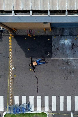 El cadáver de un hombre en un párking de Culiacán, estado de Sinaloa