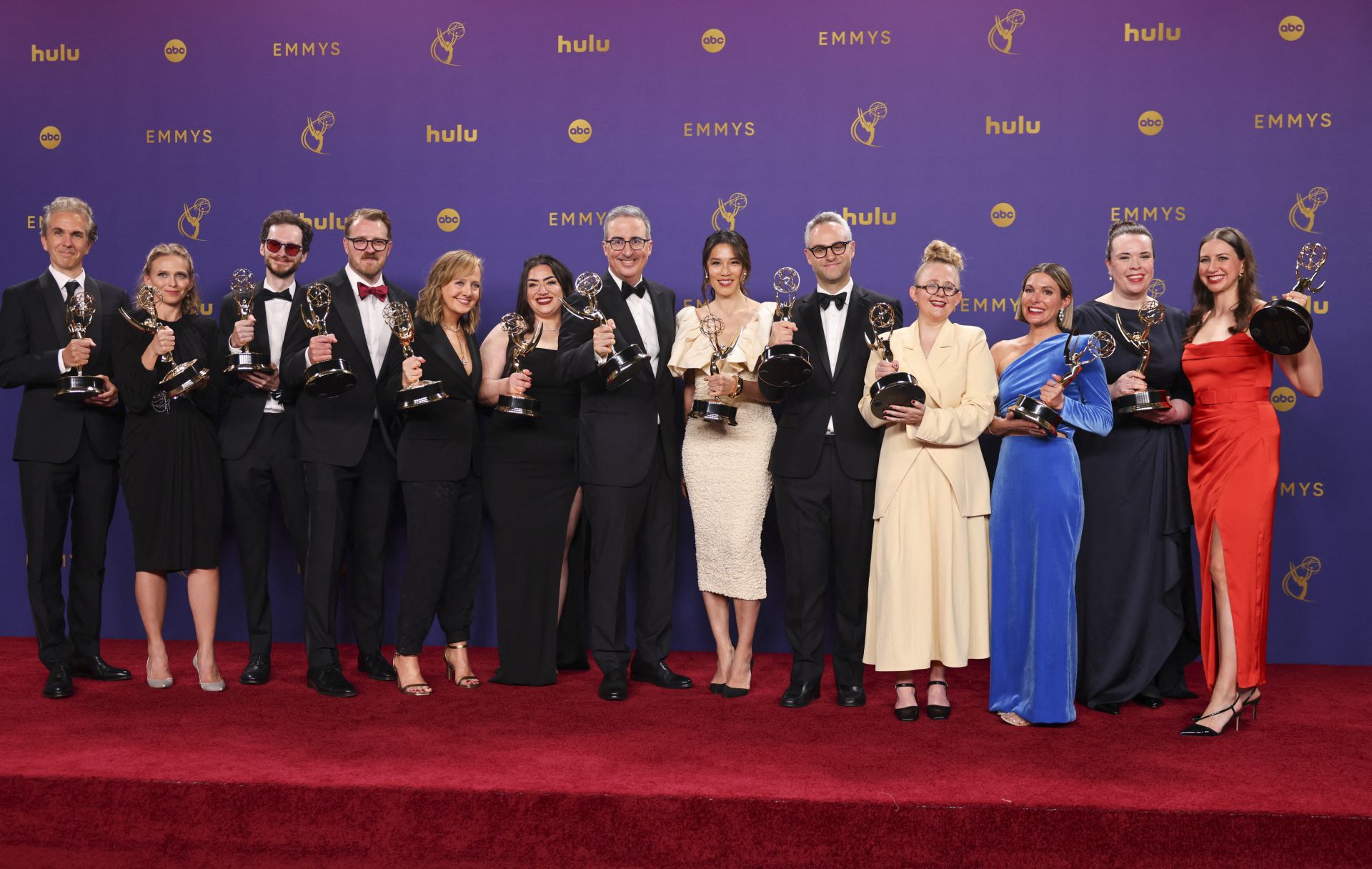 Los ganadores de las estatuillas 'Emmy 2024' en la alfombra roja de la gala