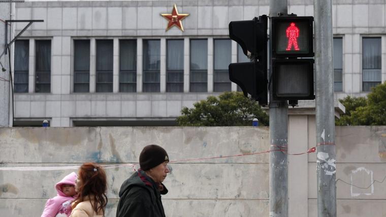 Un edificio blanco de dos plantas en Shangái es la supuesta base de los 'hackers' del Ejército chino