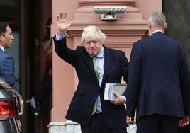 Milei recibe a Boris Johnson en la Casa Rosada