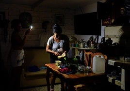 Algunas zonas de La Habana comienzan a tener electricidad tras el apagón total en Cuba