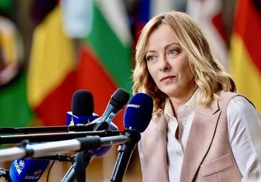 Una red liderada por un expolicía espiaba a Meloni con apoyo de la mafia y agentes extranjeros